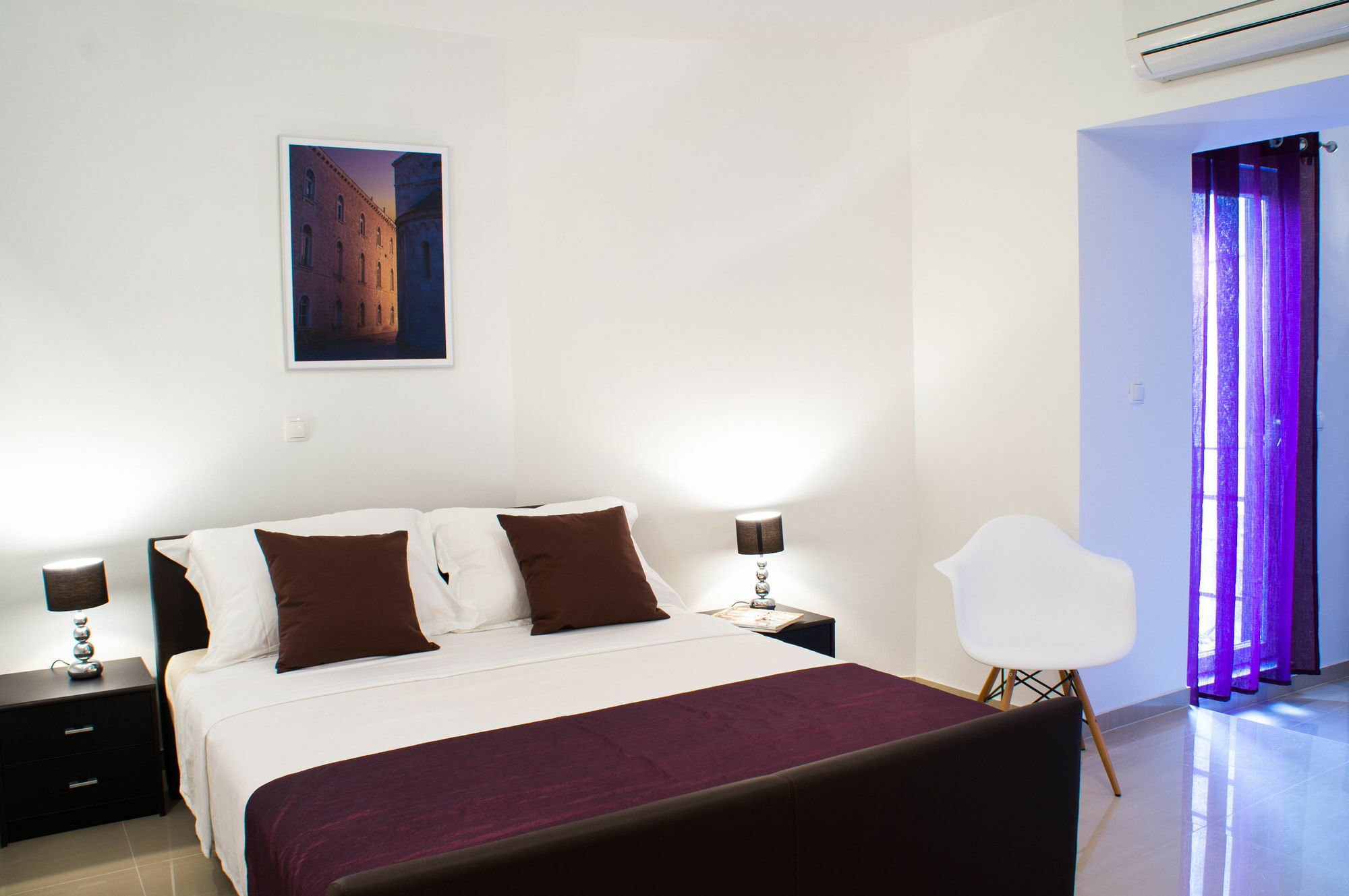 Allure Apartment *