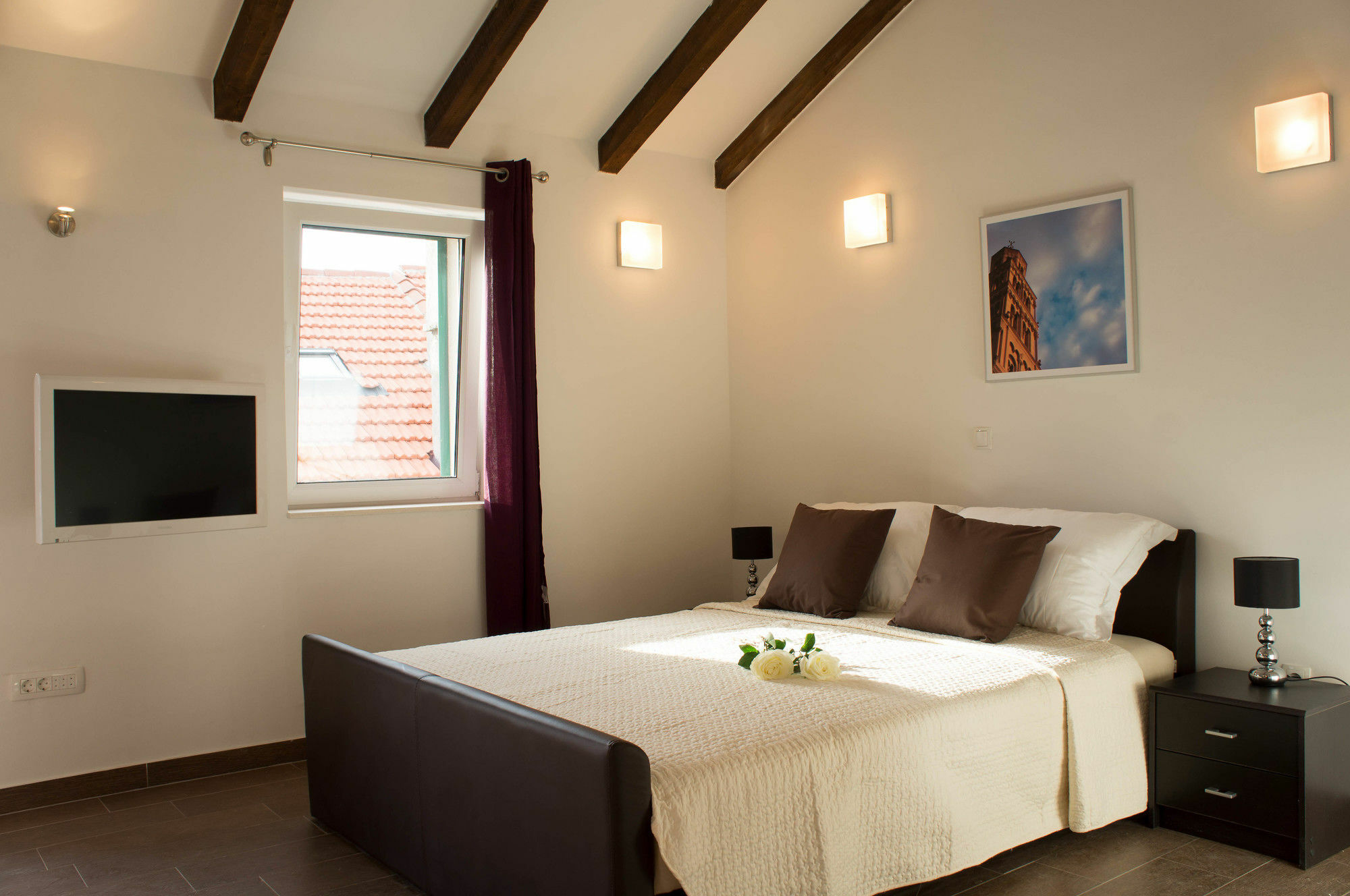 Allure Apartment Split